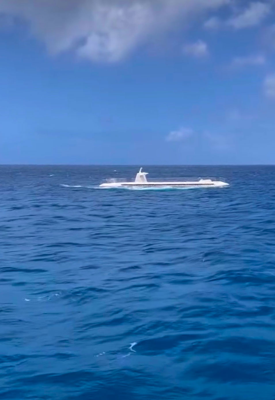 Submarine tour near Waikīkī